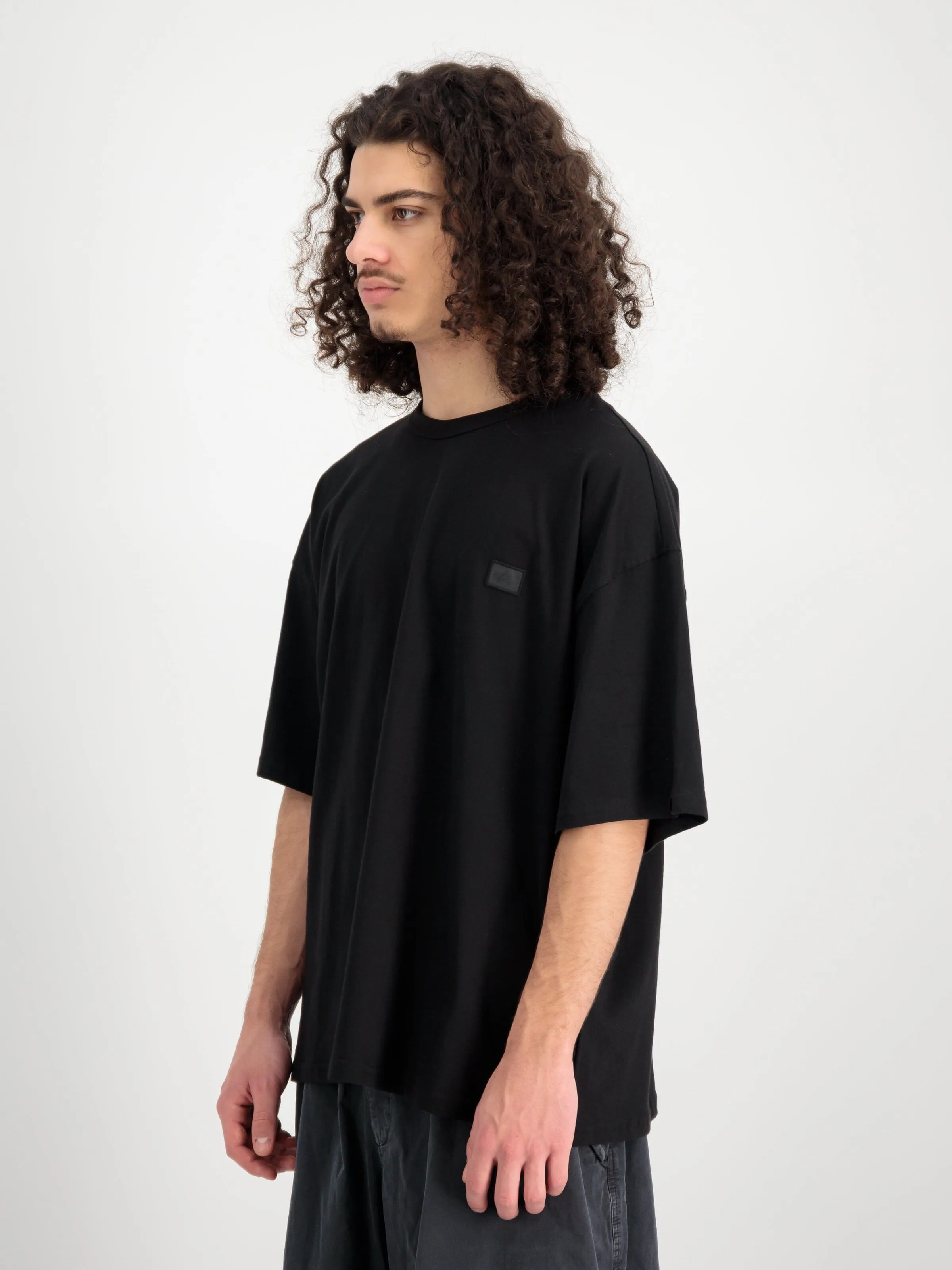 ALPHA ESSENTIAL RELAXED TEE