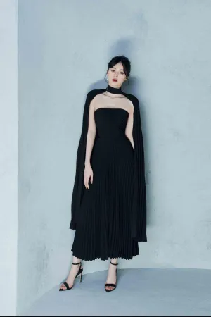 BLACK PLEATED CAPE-NANA