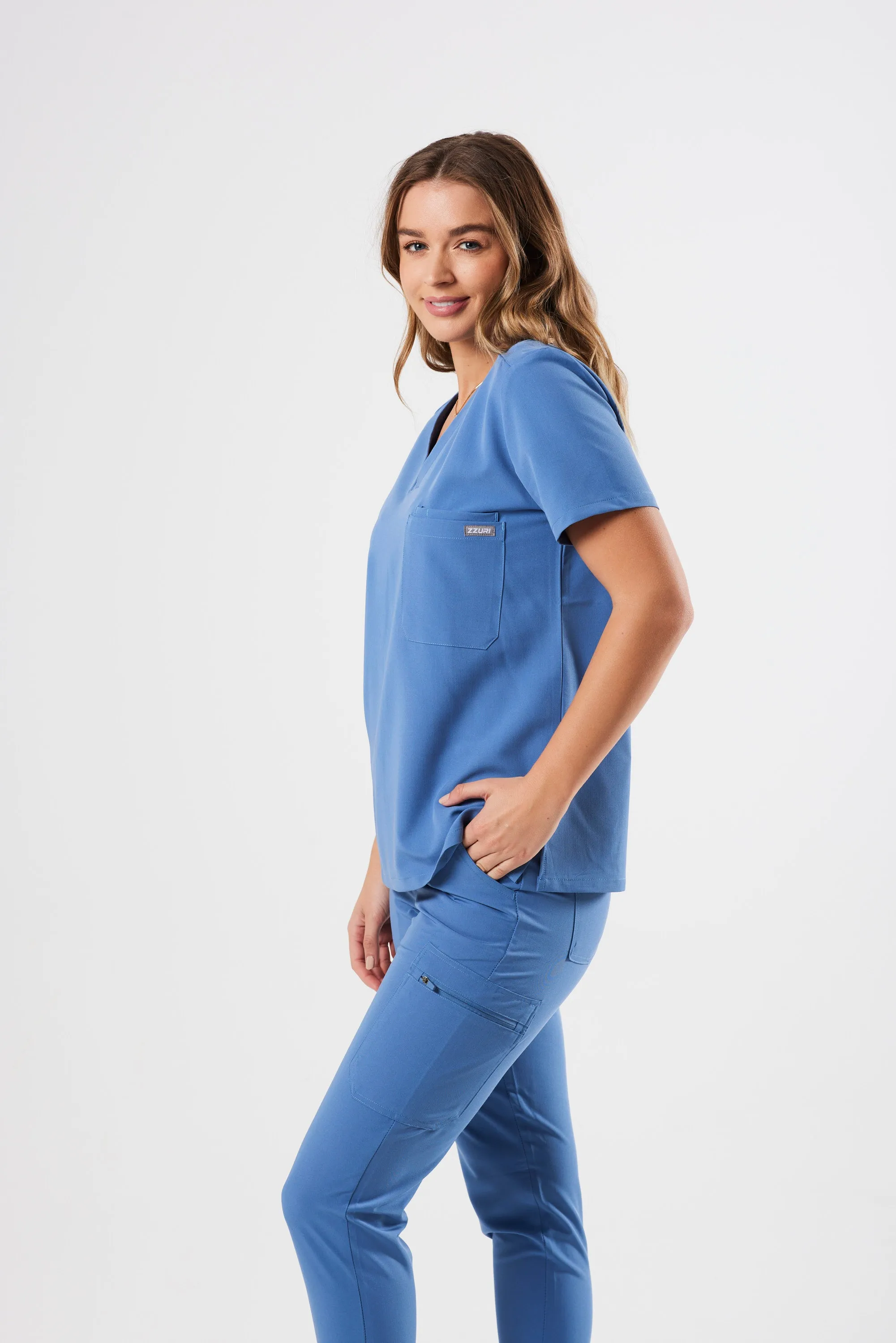 CLASSIC ONE-POCKET WOMEN'S SCRUB TOP (CEIL BLUE)