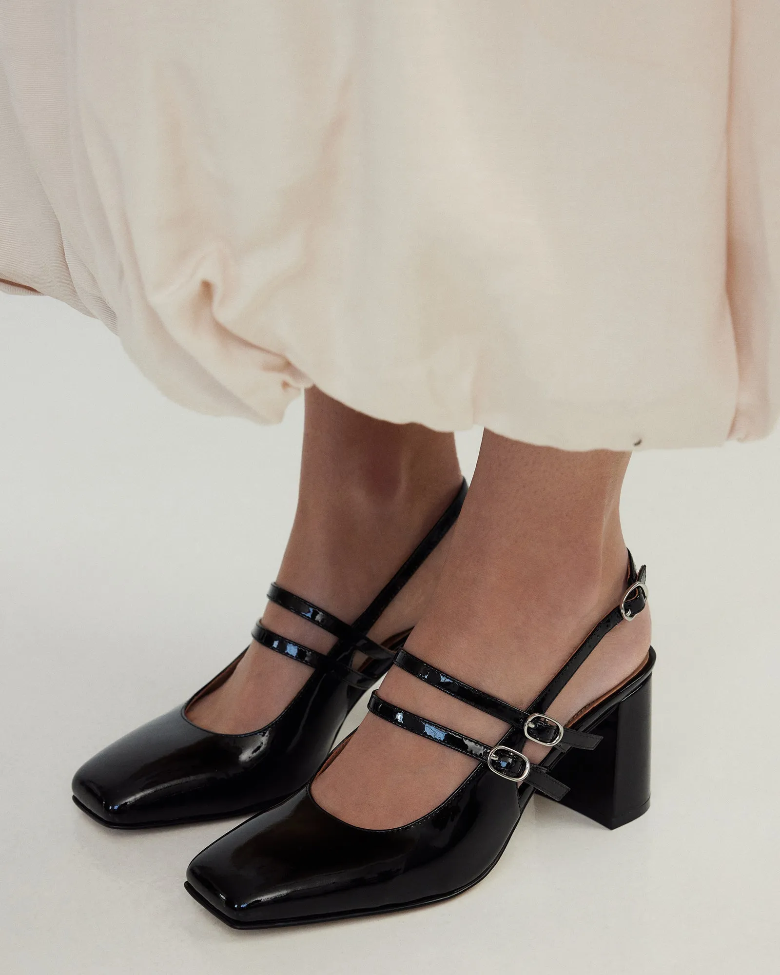 NATASHA MID HEELS BLACK PATENT