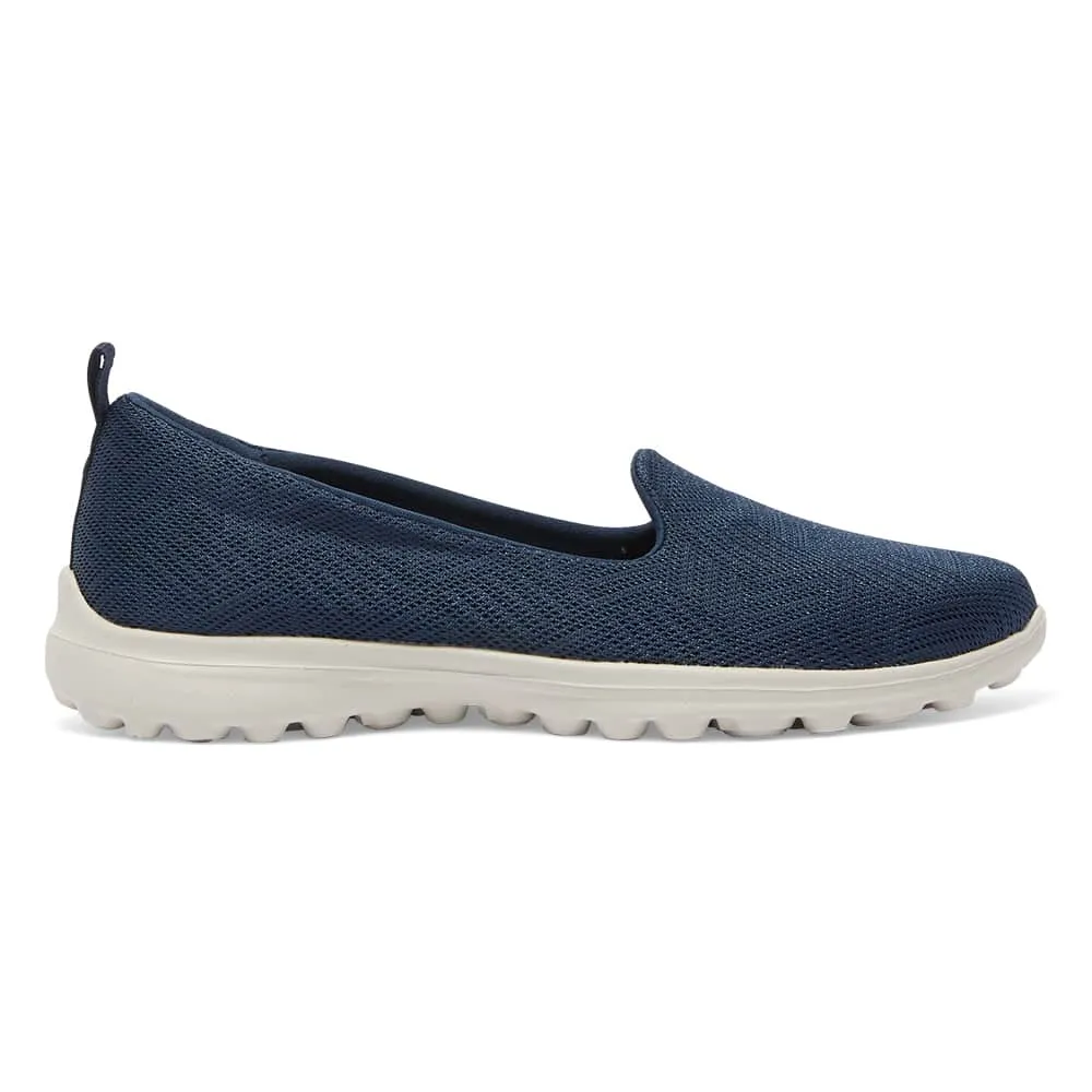 Perry Sneaker in Navy