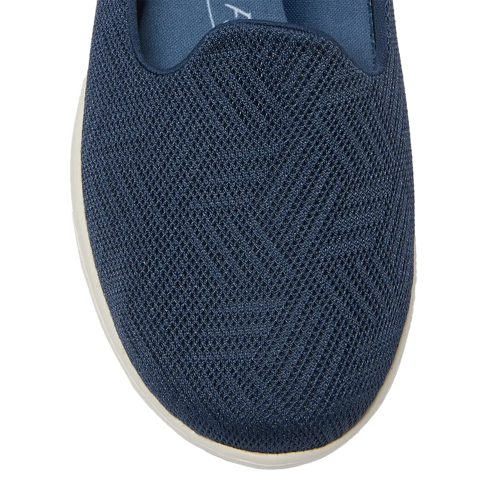 Perry Sneaker in Navy