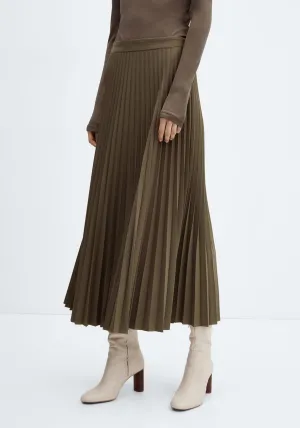 Pleated long skirt