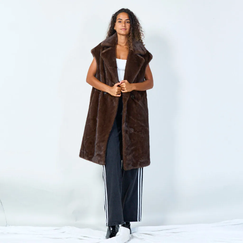 Sleeveless faux fur vest with wide lapels wholesale